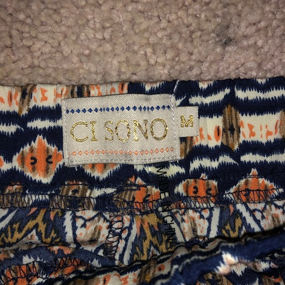 Patterned Shorts - Picture 4 of 4